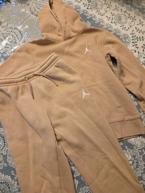 Jordan Boy's Hoodie & Sweatpants in Tan with White Jumpman, Medium
